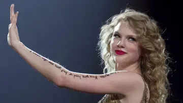 Задник до фильму"Taylor Swift: Speak Now World Tour Live" #415328
