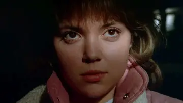 Задник до фільму "Julie Darling" #708559