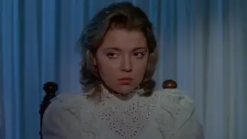 Задник до фільму "Julie Darling" #708586