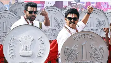Задник до фильму"F3: ఫన్ అండ్ ఫ్రస్టేషన్" #478771