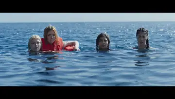 Задник до фильму"Щось у воді" #453756