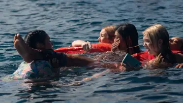Задник до фильму"Щось у воді" #453773