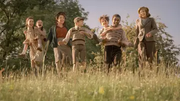 Задник до фільму "The Railway Children Return" #1860967
