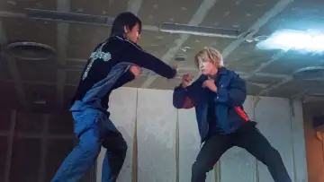 Задник до фильму"ベイビーわるきゅーれ" #403054