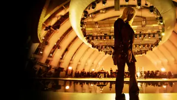 Задник до фильму"Happier Than Ever: A Love Letter to Los Angeles" #426359