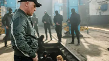 Задник до фильму"Pitbull" #395403