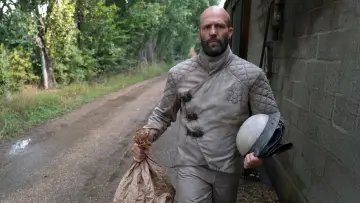 Задник до фільму "Бджоляр" #409267
