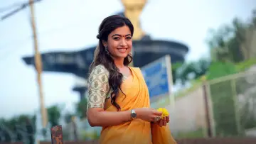 Задник до фільму "ఆడవాళ్లు మీకు జోహార్లు" #1150432