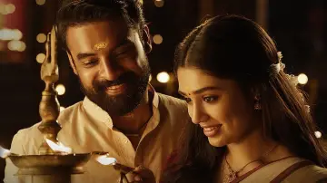 Задник до фильму"അജയന്റെ രണ്ടാം മോഷണം" #1190667