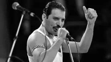 Задник до фільму "Freddie Mercury: The Final Act" #1640973