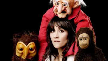 Задник до фільму "Nina Conti: Her Master
