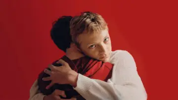 Задник до фильму"Close" #186584
