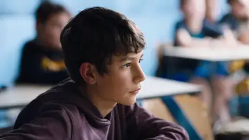 Задник до фильму"Close" #716955