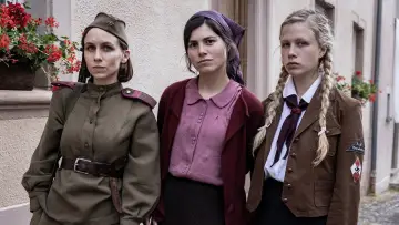 Задник до фільму "Lost Transport" #1615890