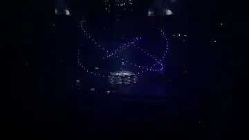 Задник до фильму"아이유 2019 투어 콘서트 <러브, 포엠> 인 서울" #461009