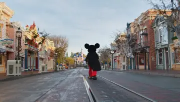 Задник до фильму"Mickey: The Story of a Mouse" #437085