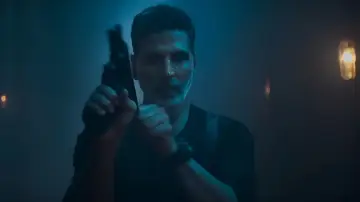 Задник до фильму"बड़े मियाँ छोटे मियाँ" #416075