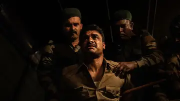 Задник до фільму "നരിവേട്ട" #781929