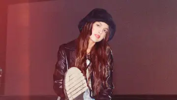 Задник до фильму"OLIVIA RODRIGO: driving home 2 u (a SOUR film)" #1032000