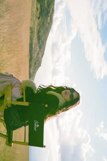 Постер до фильму"OLIVIA RODRIGO: driving home 2 u (a SOUR film)" #1032017
