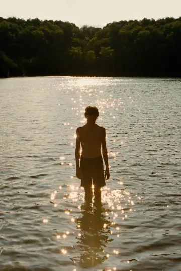 Постер до фильму"Falcon Lake" #196077