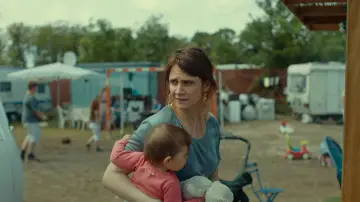 Задник до фильму"Le Sixième Enfant" #479758