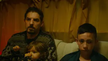 Задник до фильму"Le Sixième Enfant" #479760