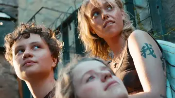Задник до фильму"Dead Girls Dancing" #447157