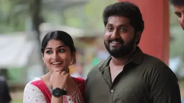 Задник до фильму"സ്വർഗ്ഗത്തിലെ  കട്ടുറുമ്പു" #503419