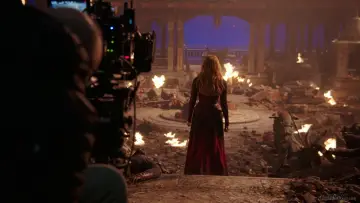 Задник до фильму"Marvel Studios Assembled: The Making of Doctor Strange in the Multiverse of Madness" #1111095