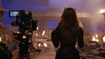 Задник до фильму"Marvel Studios Assembled: The Making of Doctor Strange in the Multiverse of Madness" #1111100