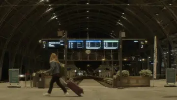 Задник до фильму"Leave" #413589
