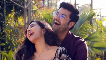 Задник до фильму"உன் பார்வையில்" #1190431