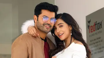 Задник до фильму"உன் பார்வையில்" #1190432