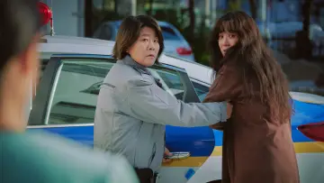 Задник до фільму "하얀 차를 탄 여자" #912060