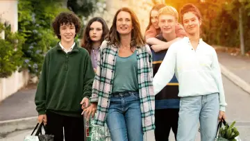Задник до фильму"Toni, en famille" #381480