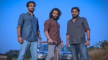Задник до фильму"ആര്‍ഡിഎക്സ്: റോബര്‍ട്ട് ഡോണി സേവ്യര്‍" #317288