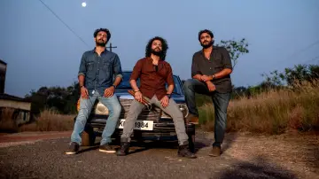 Задник до фильму"ആര്‍ഡിഎക്സ്: റോബര്‍ട്ട് ഡോണി സേവ്യര്‍" #317292