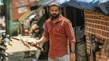 Задник до фильму"ആര്‍ഡിഎക്സ്: റോബര്‍ട്ട് ഡോണി സേവ്യര്‍" #317303