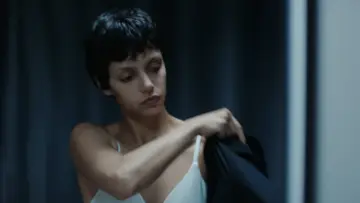 Задник до фильму"Première affaire" #1082563