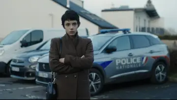 Задник до фильму"Première affaire" #1082571