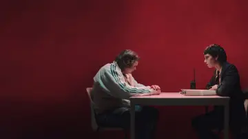 Задник до фильму"Première affaire" #1082577