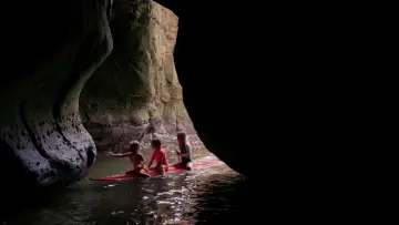Задник до фільму "The Island of Lost Girls" #918086