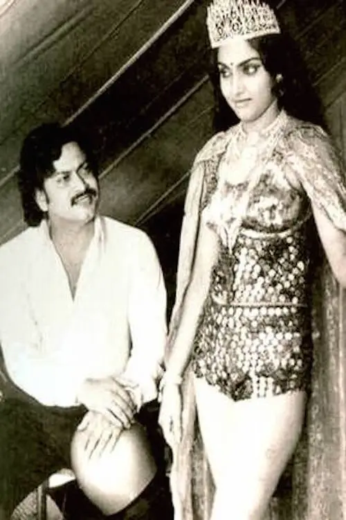 Постер до фільму "Valarthumrugangal"