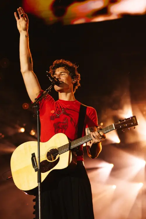 Постер до фільму "Shawn Mendes: Lollapalooza Argentina 2025"