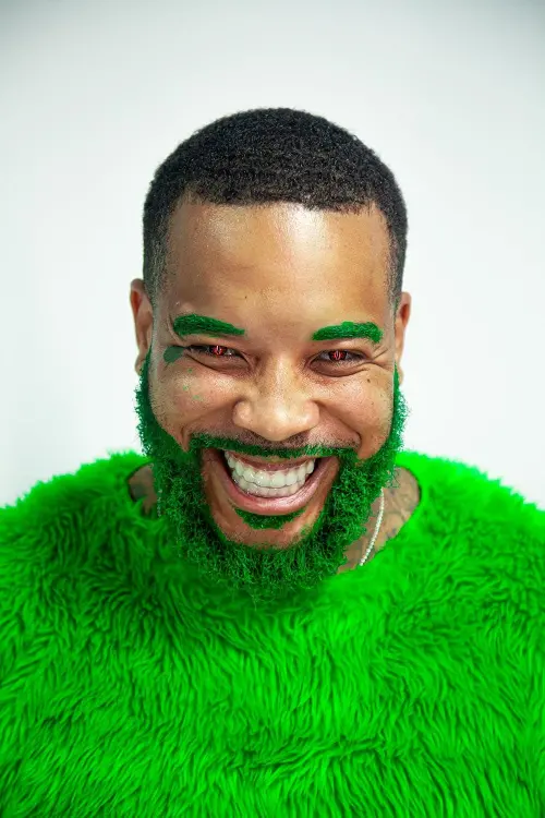 Постер до фільму "The Grinch That Stole B*tches"