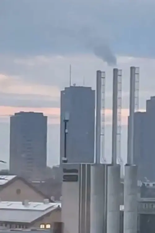 Постер до фільму "Wenn wir blinken können wir das Rauschen sehen"