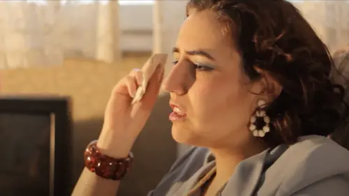 Відео до фільму Entre Dos Puertas | ENTRE DOS PUERTAS [TR&Aacute;ILER OFICIAL]