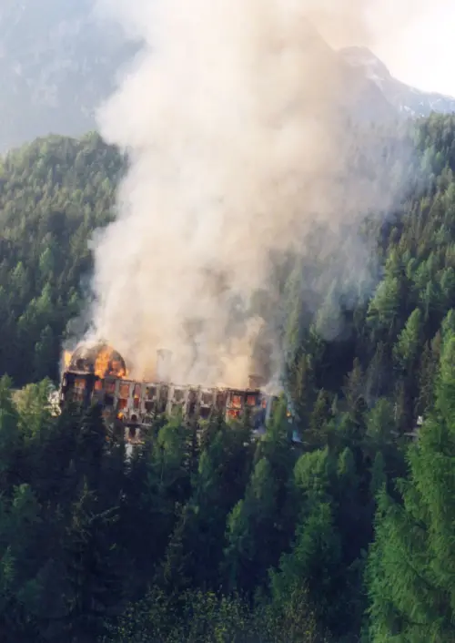 Постер до фільму "Herbstfeuer"