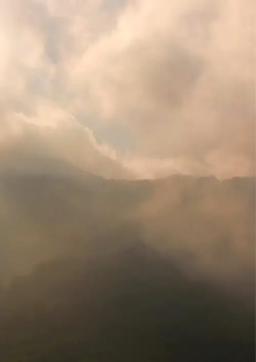 Постер до фільму "Une petite heure dans les nuages, 2008"